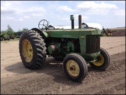 John Deere Model R