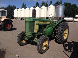 John Deere 620