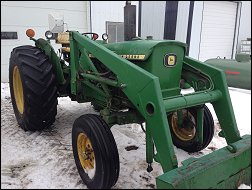 John Deere 2130