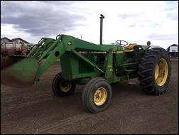 John Deere 3140