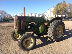 John Deere 620 Standard