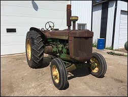 John Deere Model 820