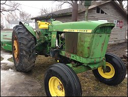 John Deere 3020