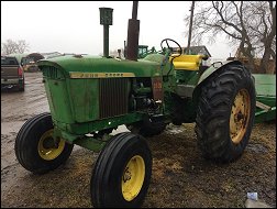 John Deere 3020