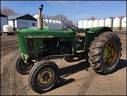 John Deere 710