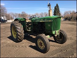 John Deere 710