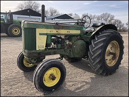 John Deere 620 Standard