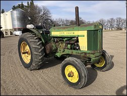 John Deere 620 Standard