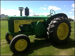 John Deere Model 830