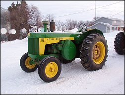 John Deere Model 830