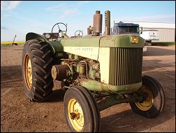 John Deere Model 830